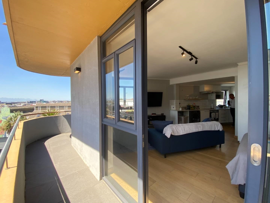 1 Bedroom Property for Sale in Woodstock Western Cape